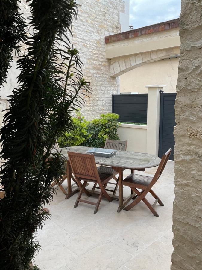 Villa Logis Du Faubourg à Val-de-Mercy Extérieur photo